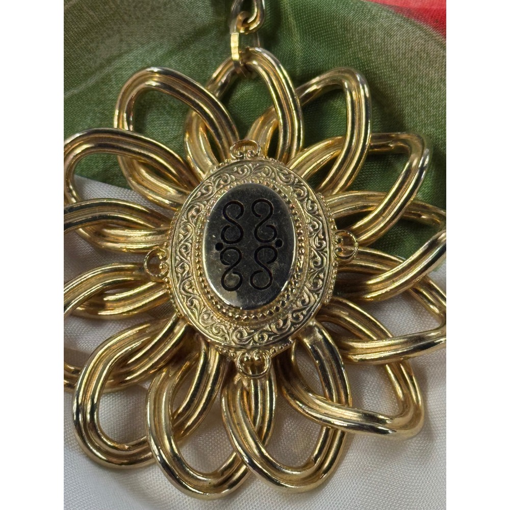 Vintage Gold Tone Flower Statement Necklace Black Cabochon Pendant Chain - Picture 3 of 8